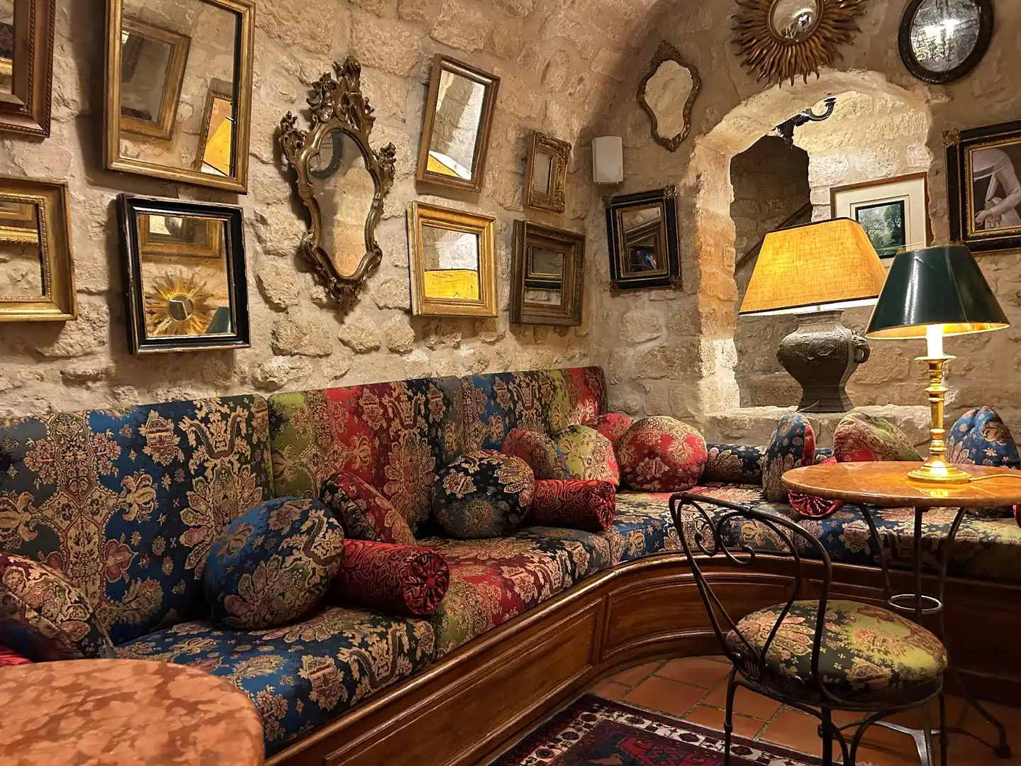 Duc De St-Simon Lobby