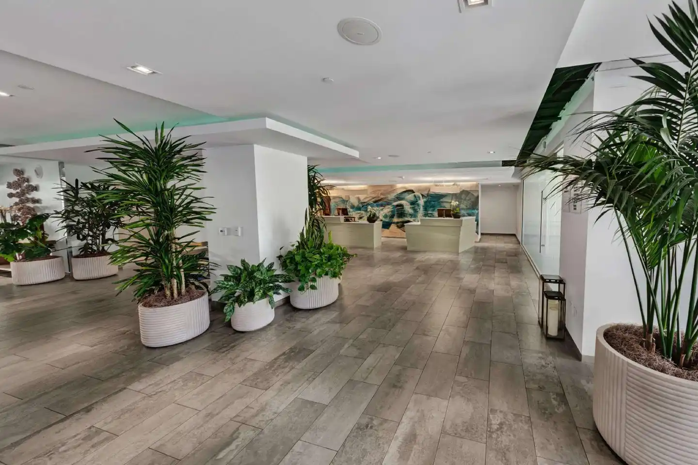 Hotel MdR Marina del Rey - a DoubleTree by Hilton Lobby