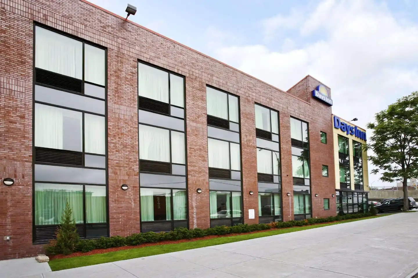Days Inn by Wyndham Bronx Near Stadium Aussenansicht