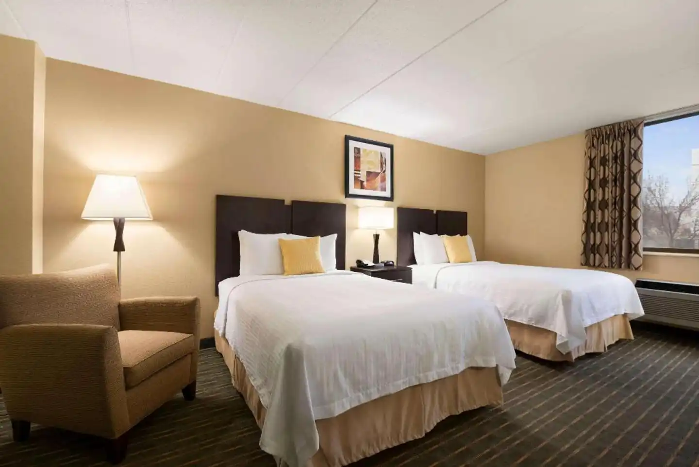 Days Hotel by Wyndham University Ave SE Wohnbeispiel