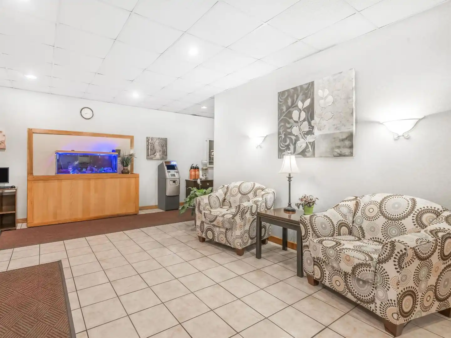 Days Inn by Wyndham St Clairsville Lobby