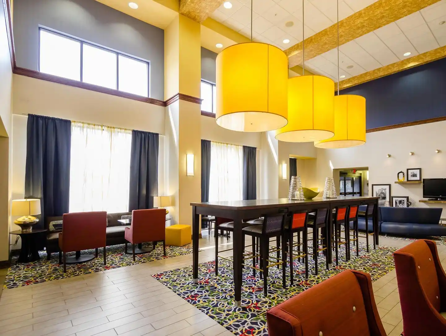 Hampton Inn & Suites Natchez Bar