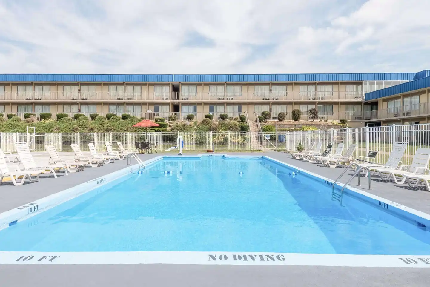 Days Inn by Wyndham St Clairsville Pool