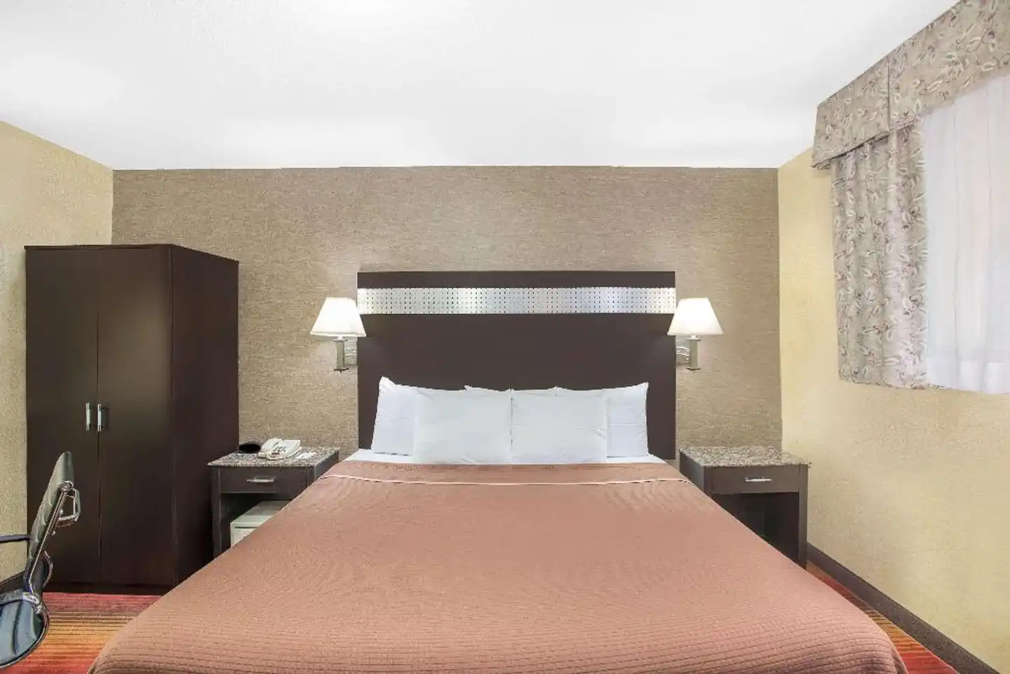 Howard Johnson by Wyndham North Bergen Wohnbeispiel