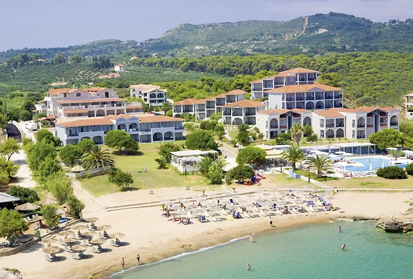 The Bay Hotel + Suites Aussenansicht