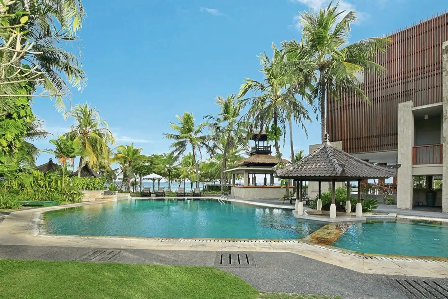 Candi Beach Resort & Spa Pool