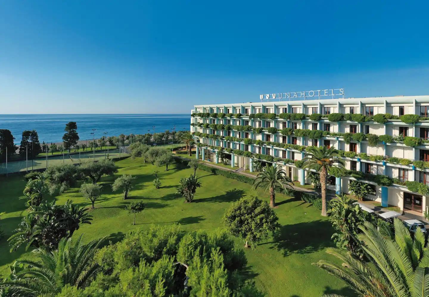 UNAHOTELS Naxos Beach Sicilia Aussenansicht