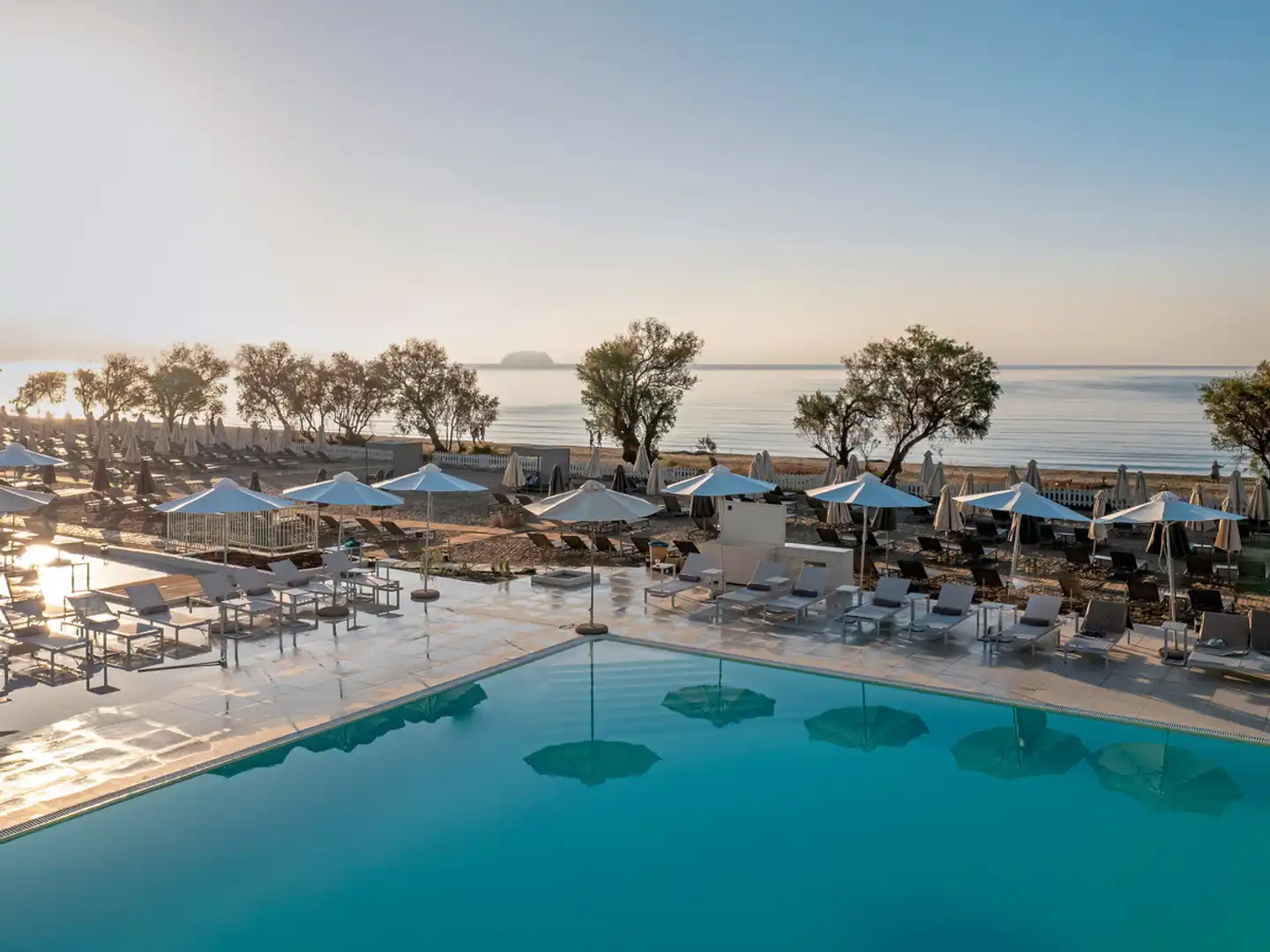 Domes Aulus Zante, Autograph Collection Pool