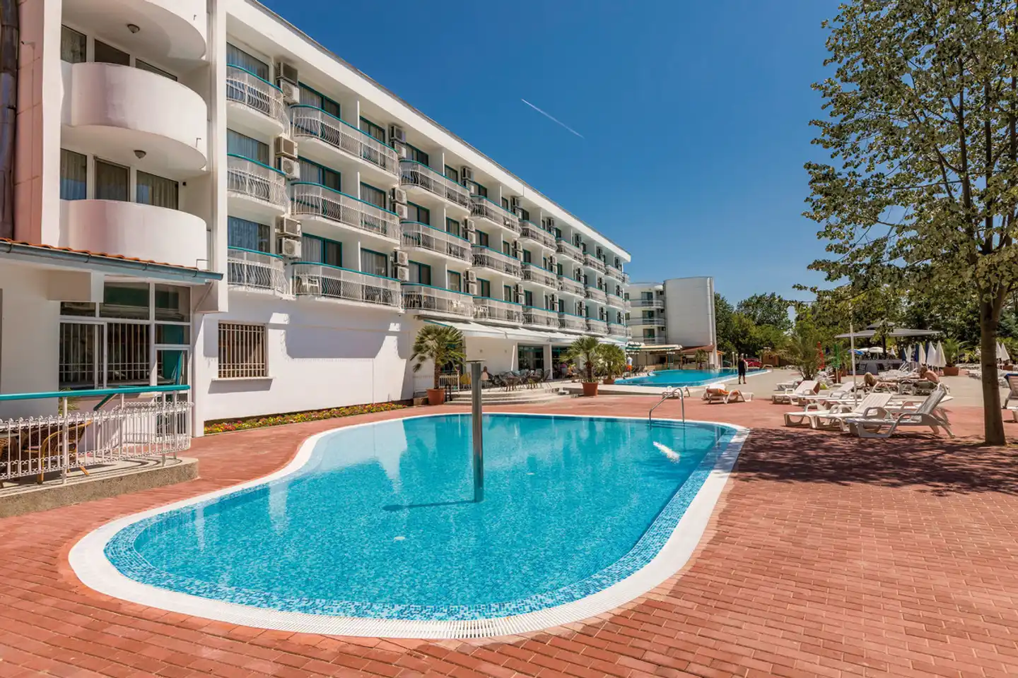 Zefir Beach Pool