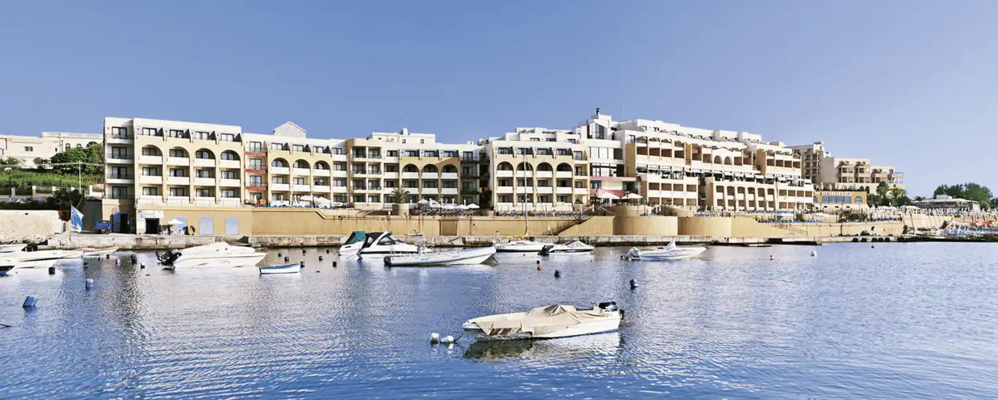 Verdi St. George's Bay Marina Aussenansicht