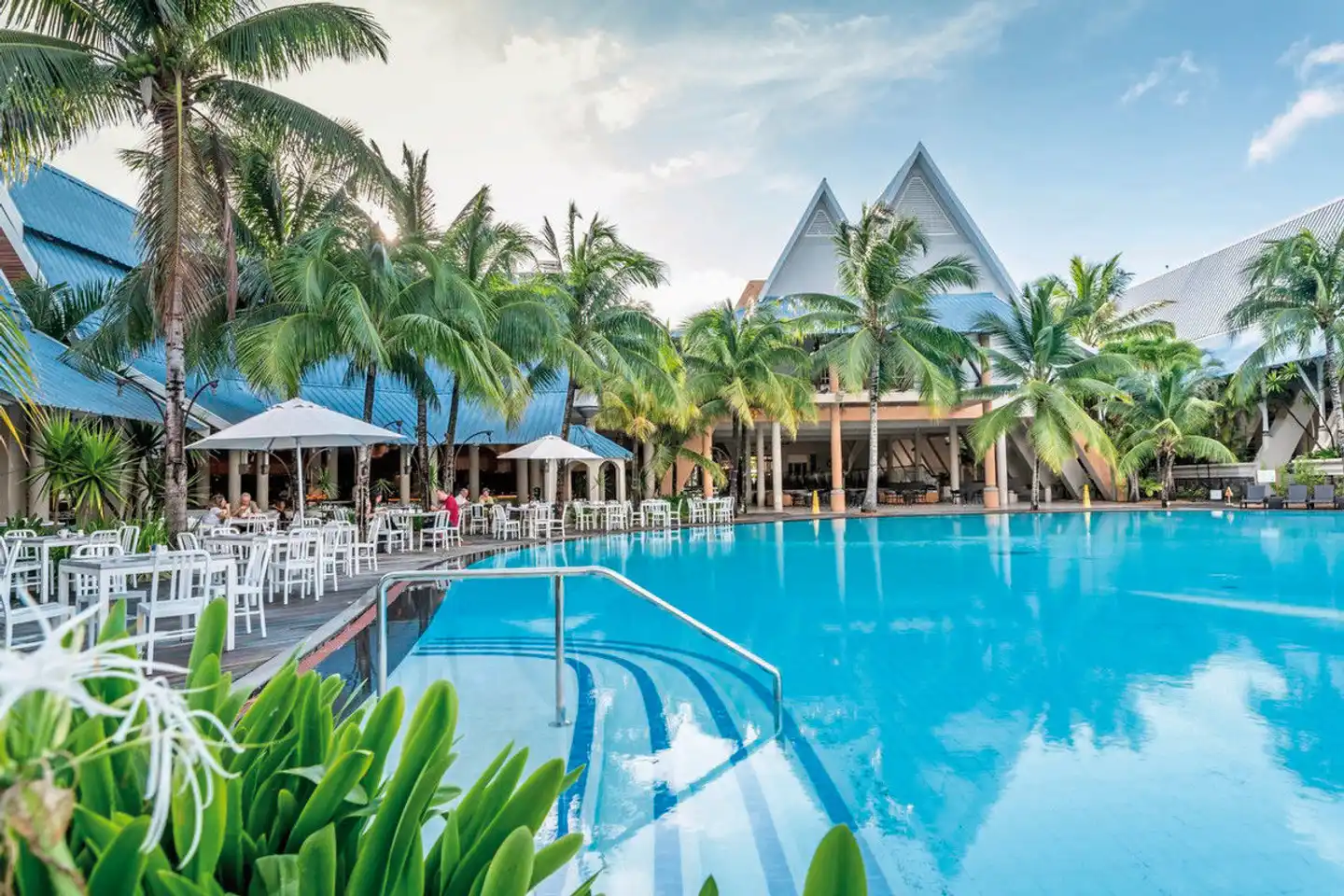 Victoria Beachcomber Resort & Spa Pool