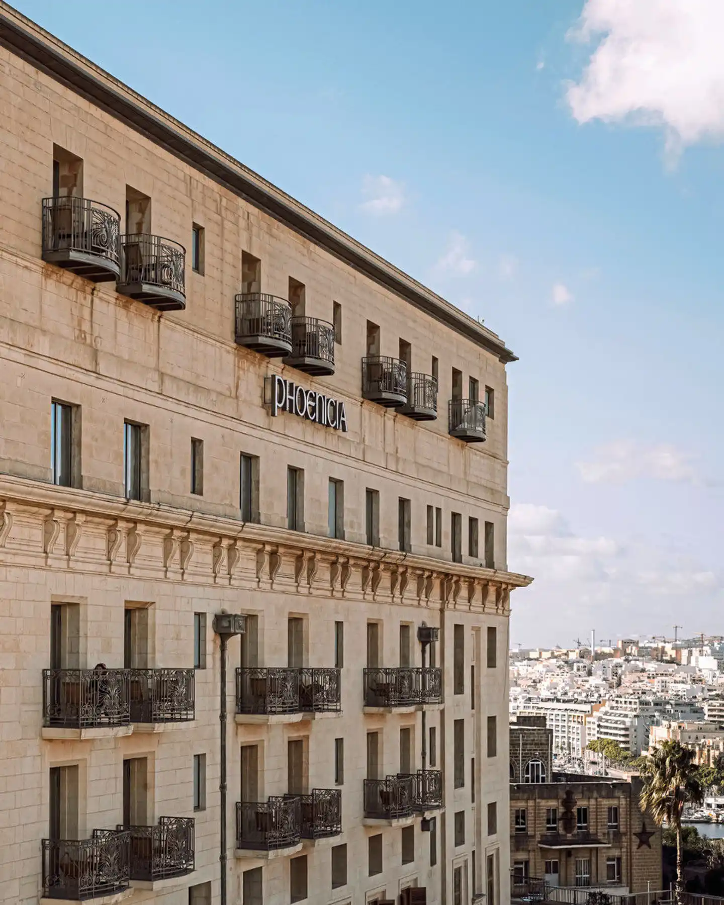 The Phoenicia Hotel Aussenansicht