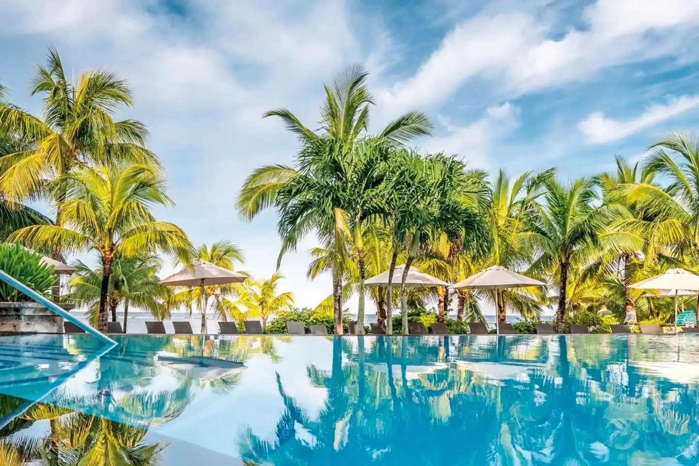 Victoria Beachcomber Resort & Spa Pool