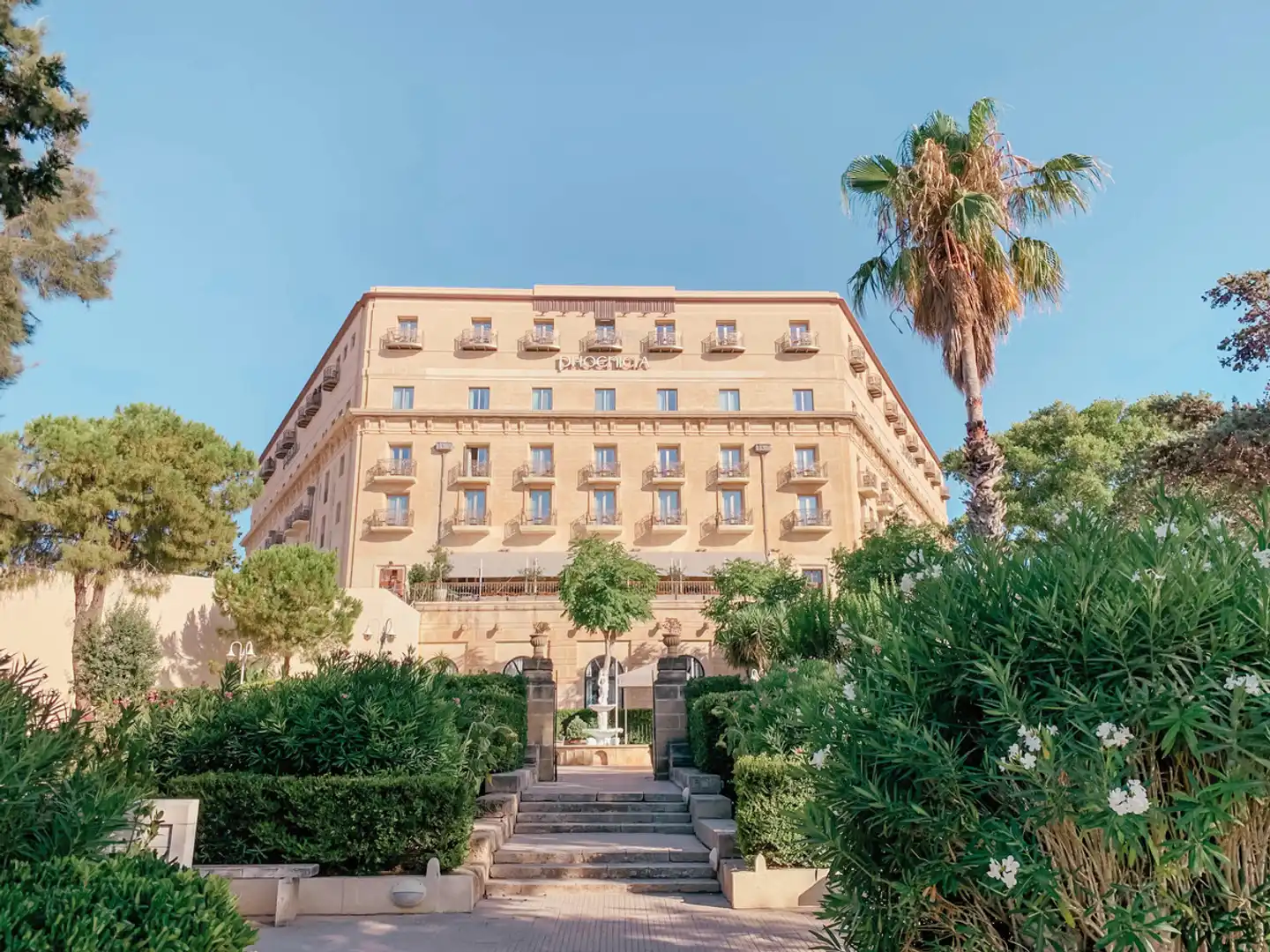 The Phoenicia Hotel Aussenansicht