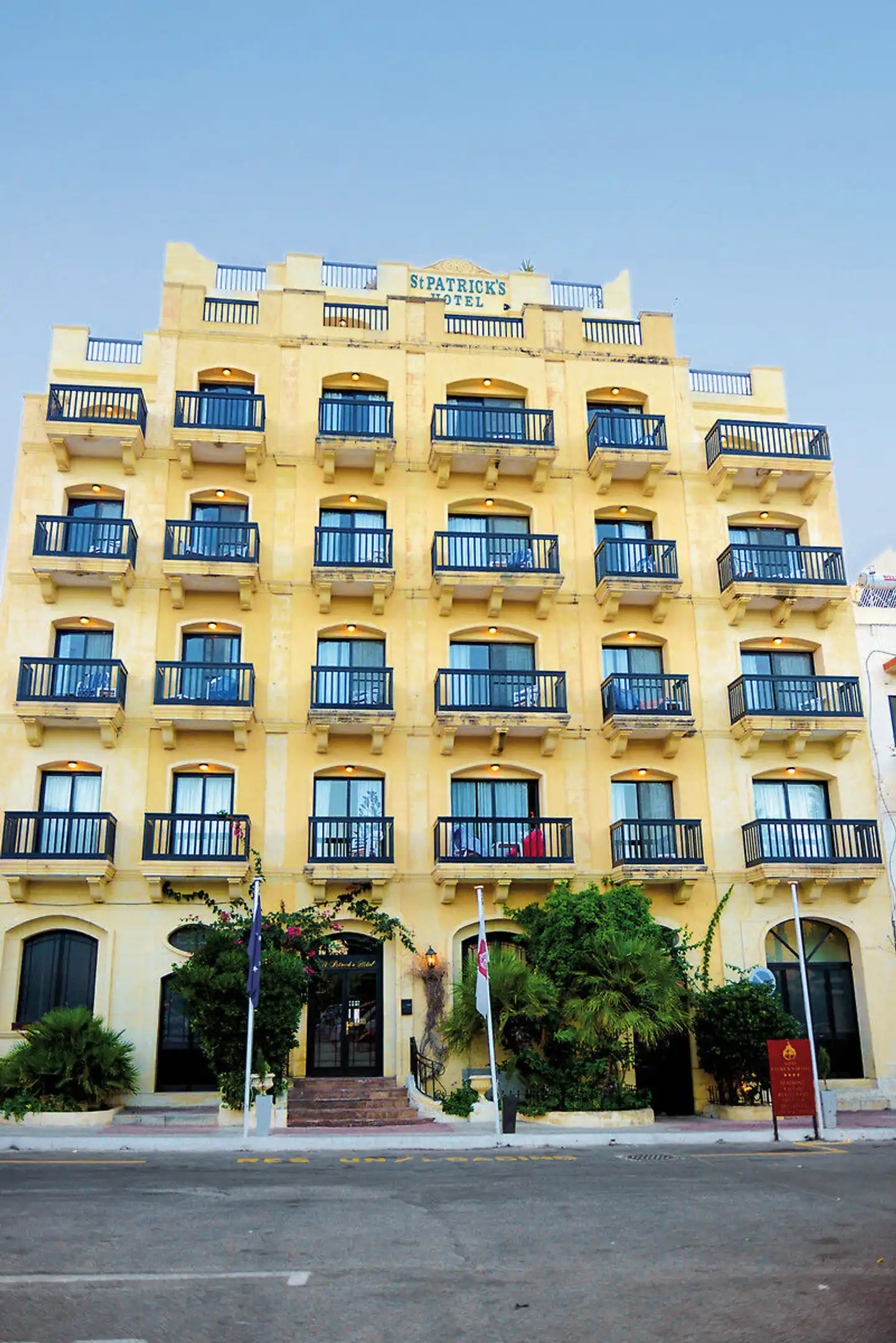 Saint Patrick's Hotel Aussenansicht