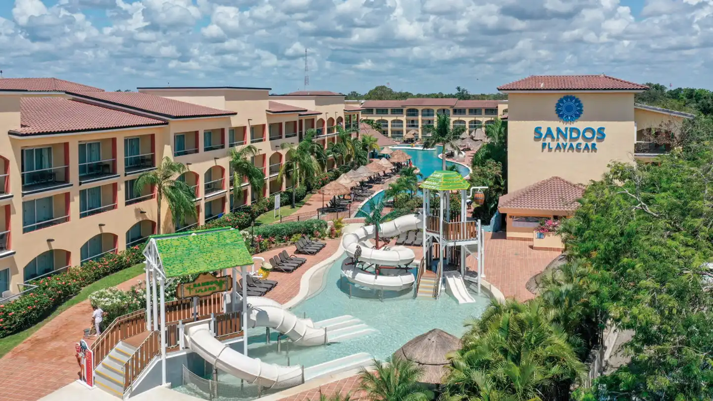 Sandos Playacar Aussenansicht