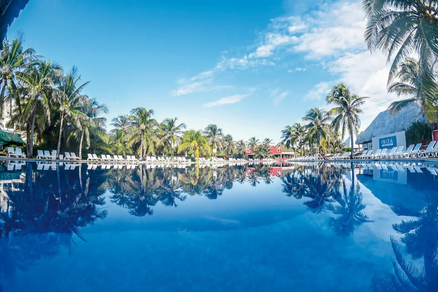 Grand Oasis Cancún Pool