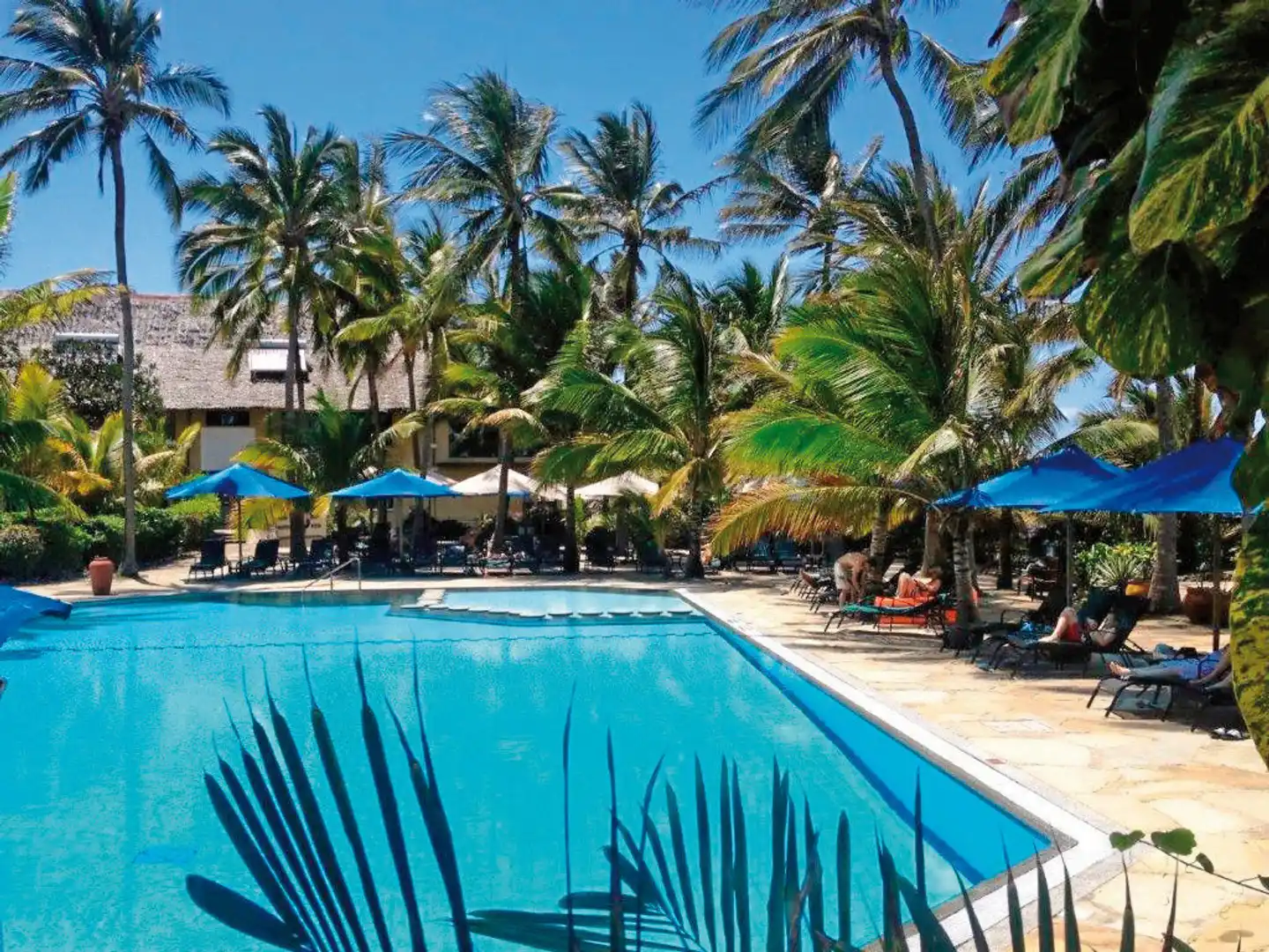 Bahari Beach Hotel Pool