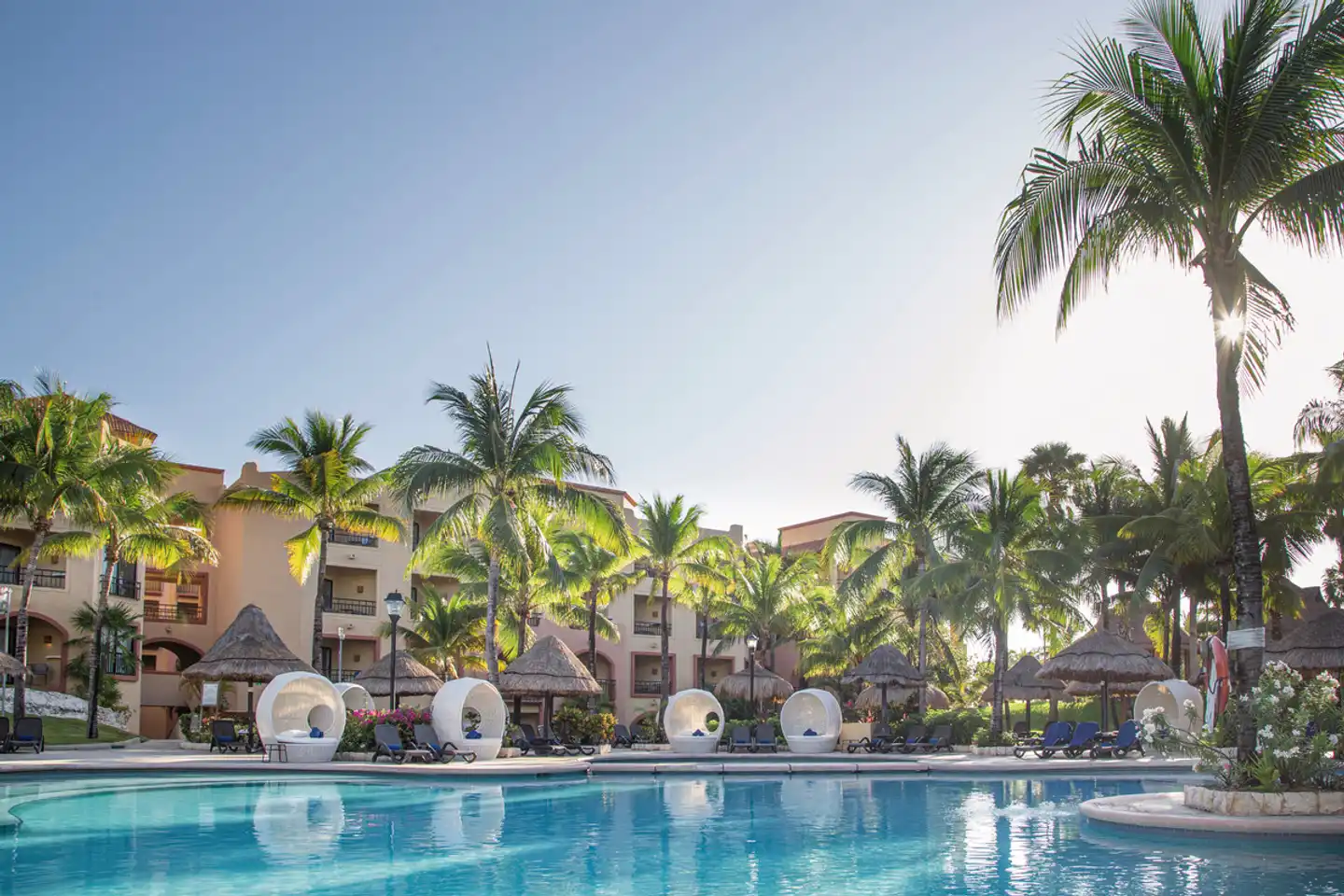 Sandos Playacar Pool