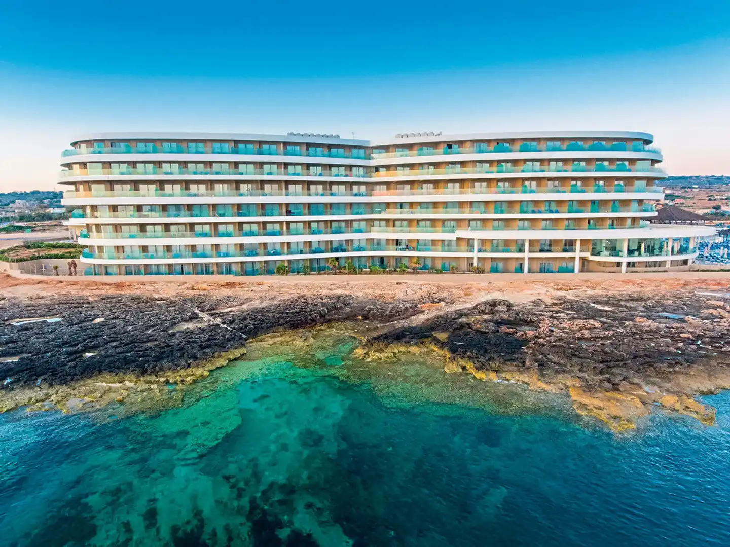 Ramla Bay Resort Aussenansicht