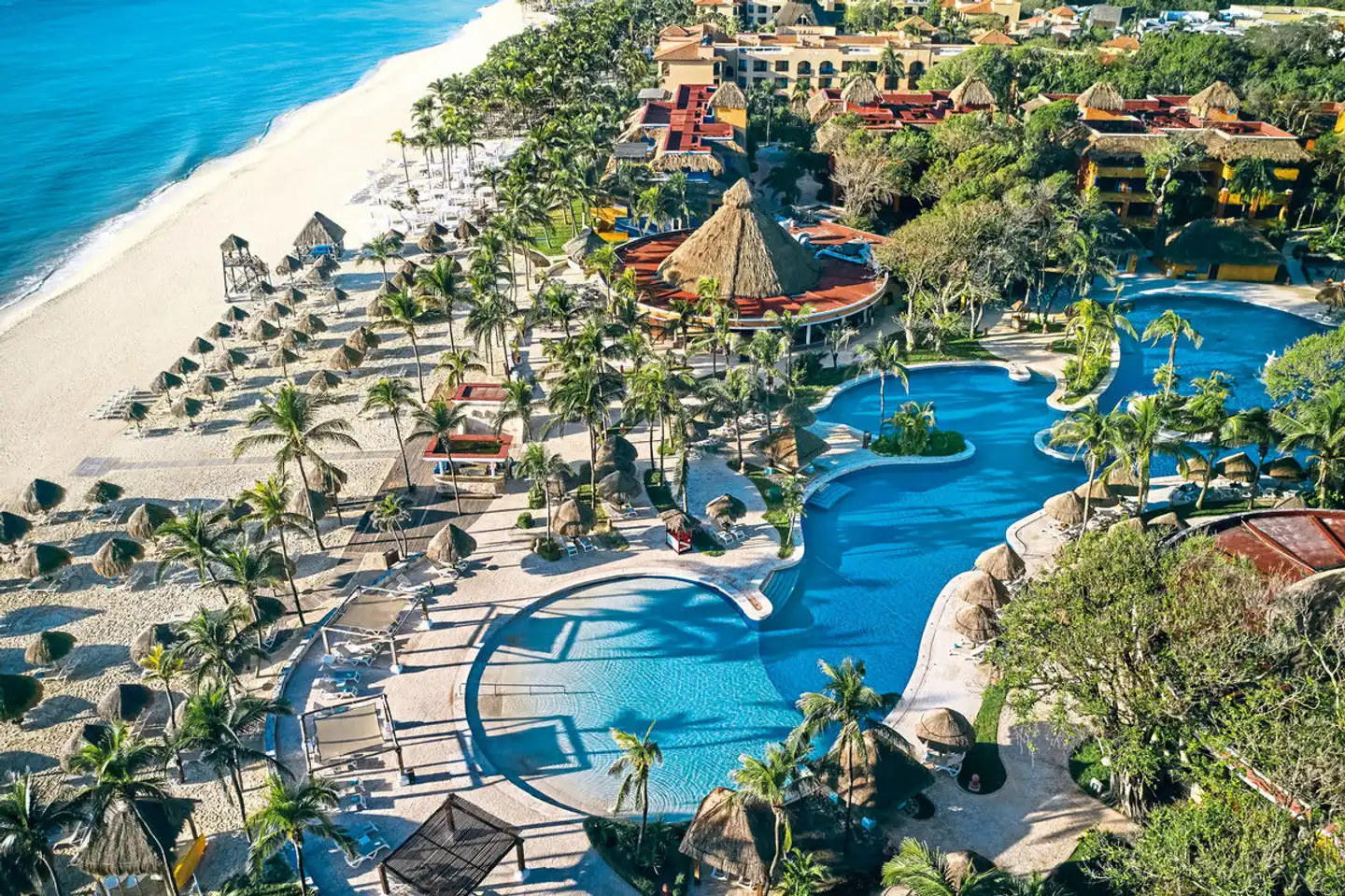 Iberostar Waves Quetzal Pool