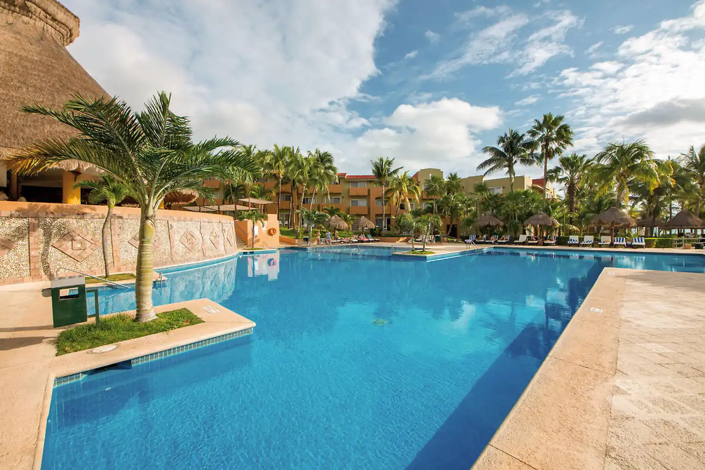 Viva Azteca by Wyndham Pool