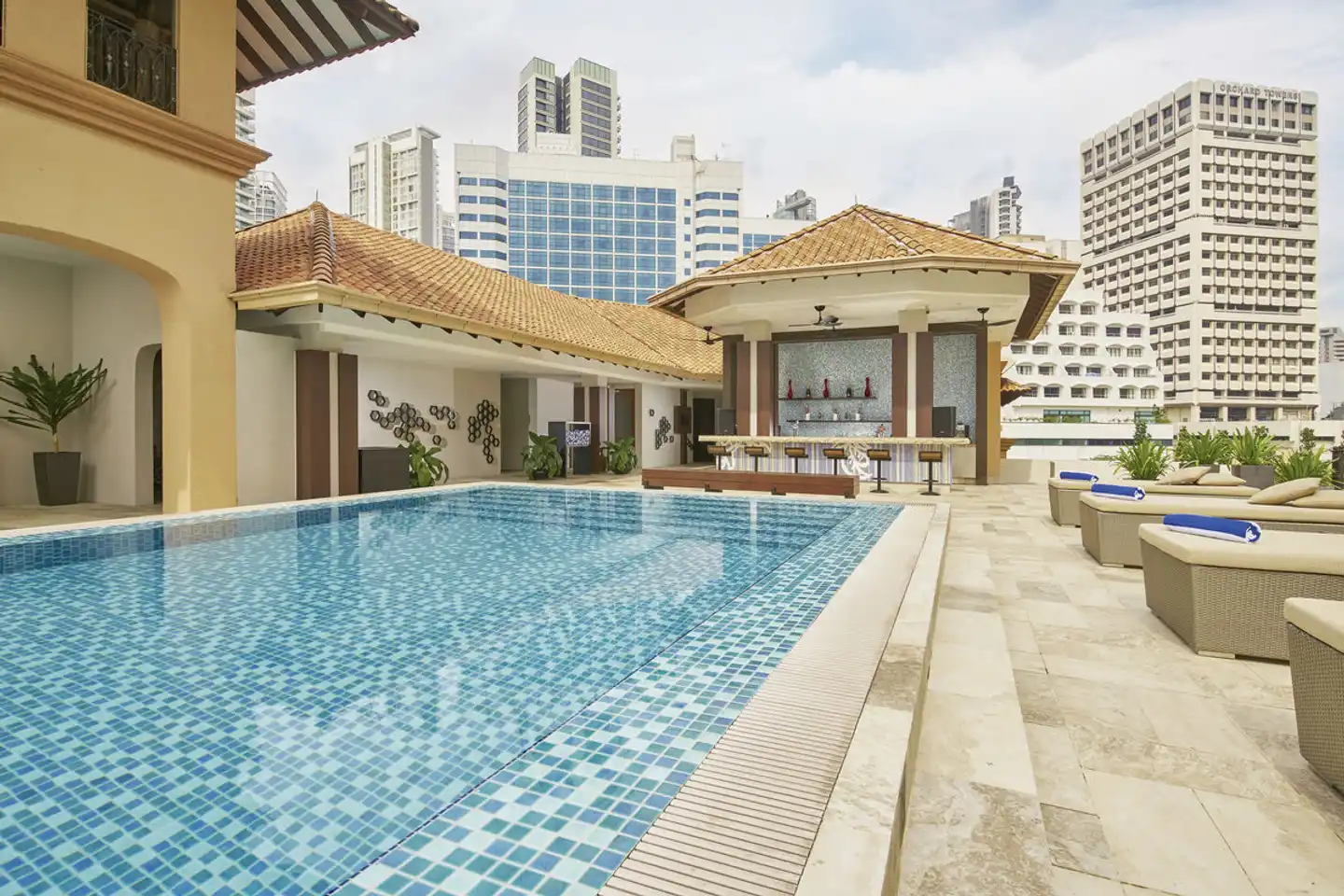Orchard Rendezvous Hotel Singapore Pool