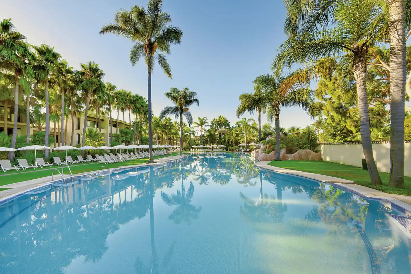 BlueBay Banús Pool