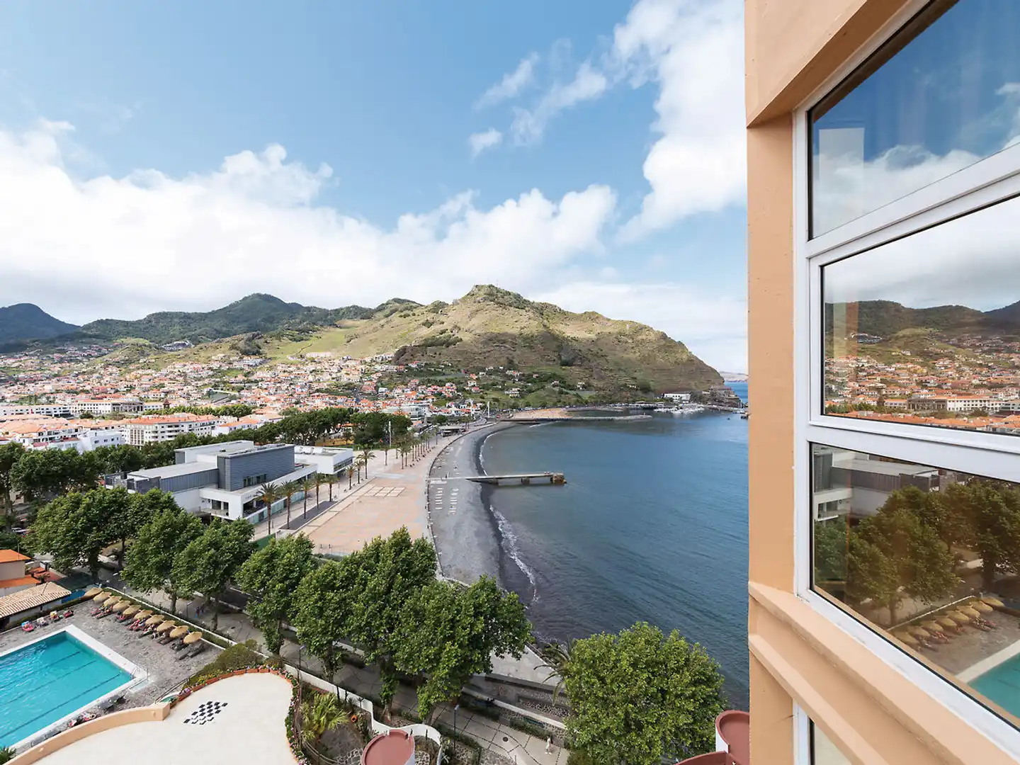 Dom Pedro Madeira Strand
