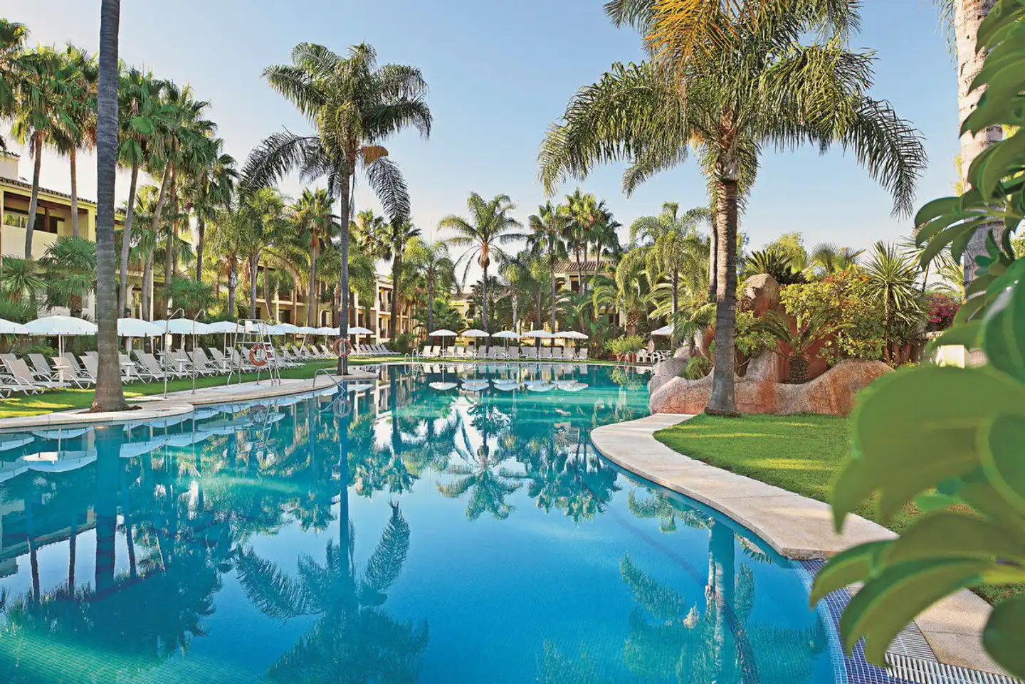 BlueBay Banús Pool