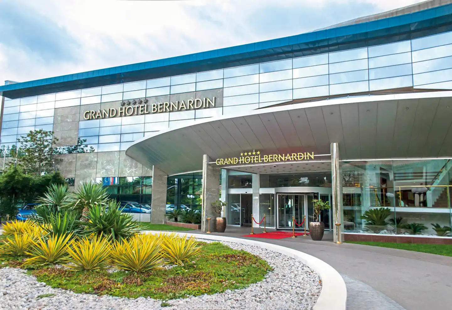 Grand Hotel Bernardin Aussenansicht