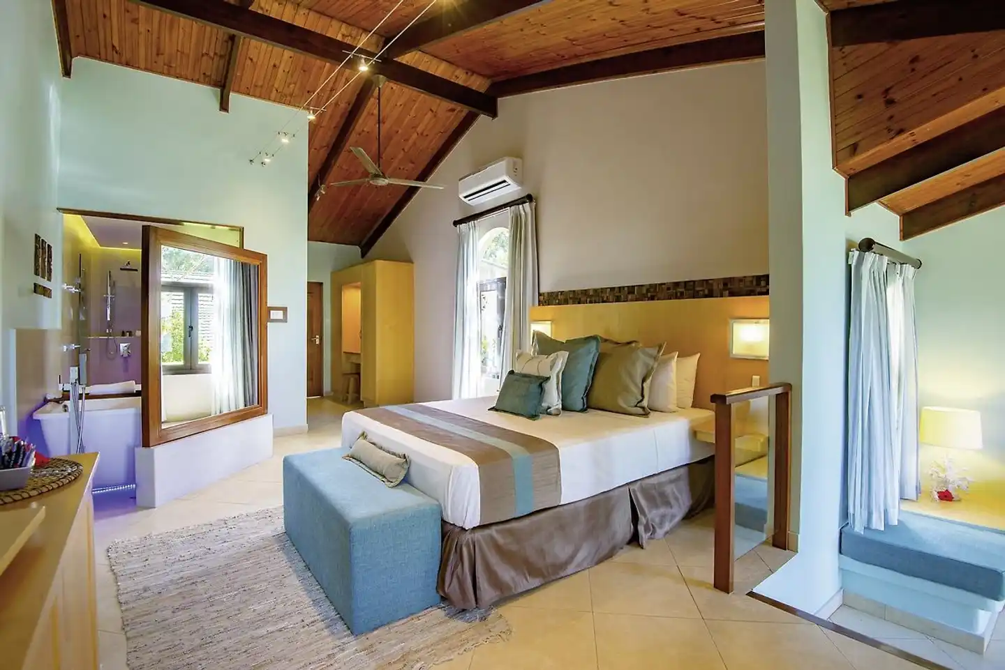 Coco de Mer & Black Parrot Suites Wohnbeispiel
