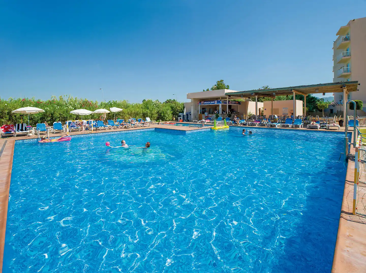 Invisa Es Pla Pool