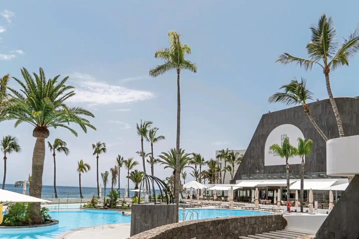 Plus Fariones Suite Hotel Pool