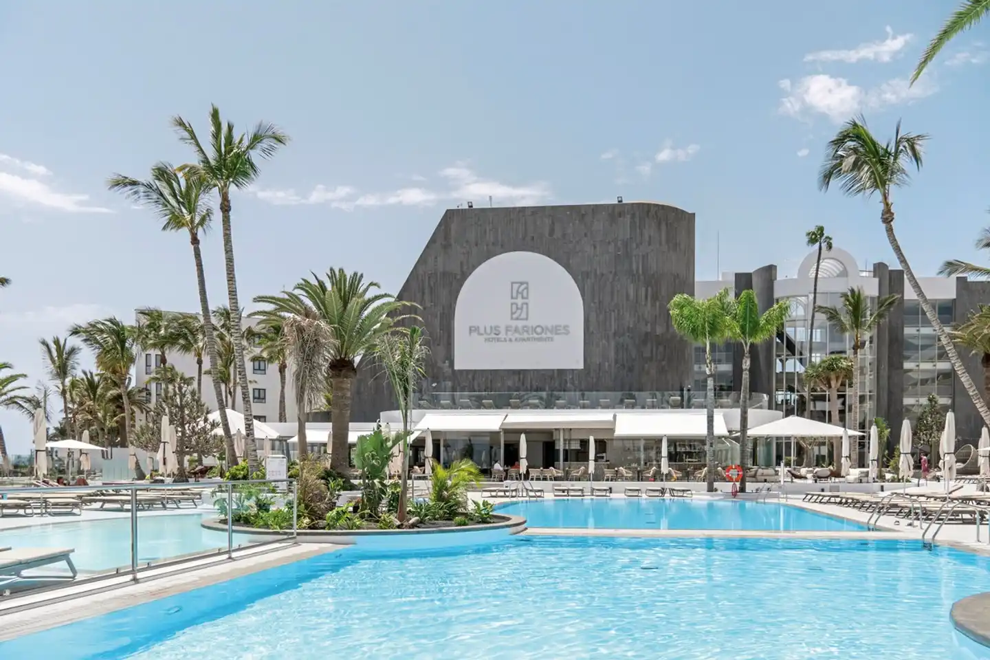 Plus Fariones Suite Hotel Pool