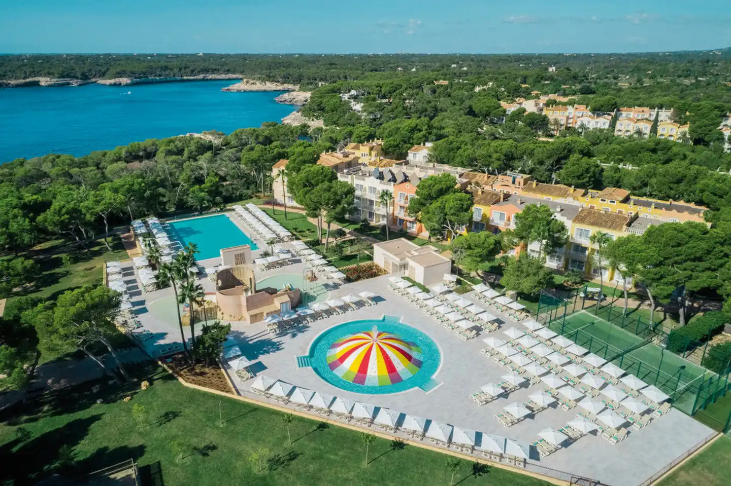 Iberostar Waves Club Cala Barca Aussenansicht