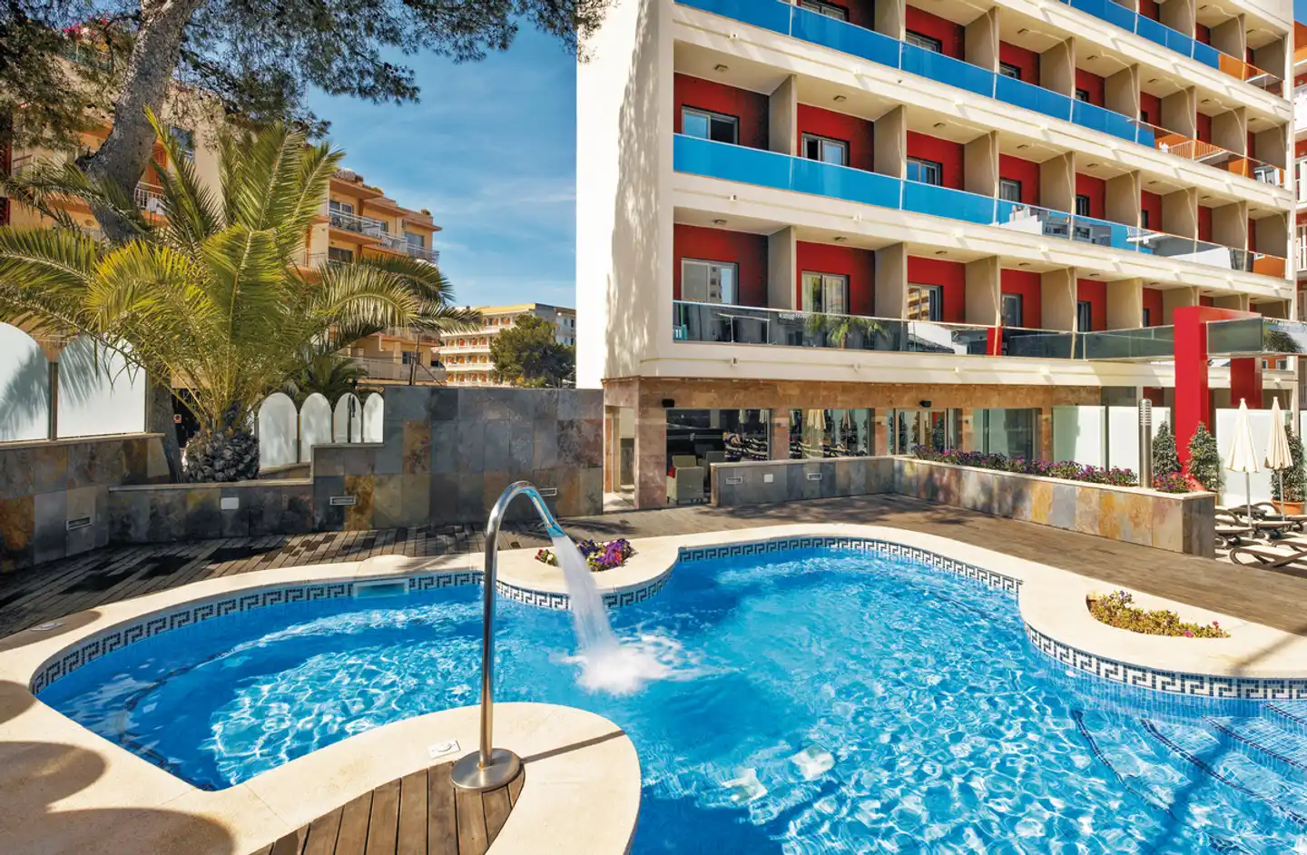 MLL Mediterranean Bay Pool