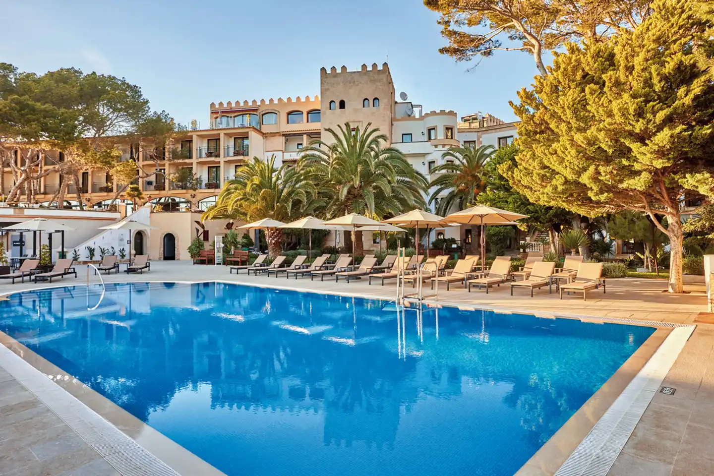 Secrets Mallorca Villamil Resort & Spa Pool