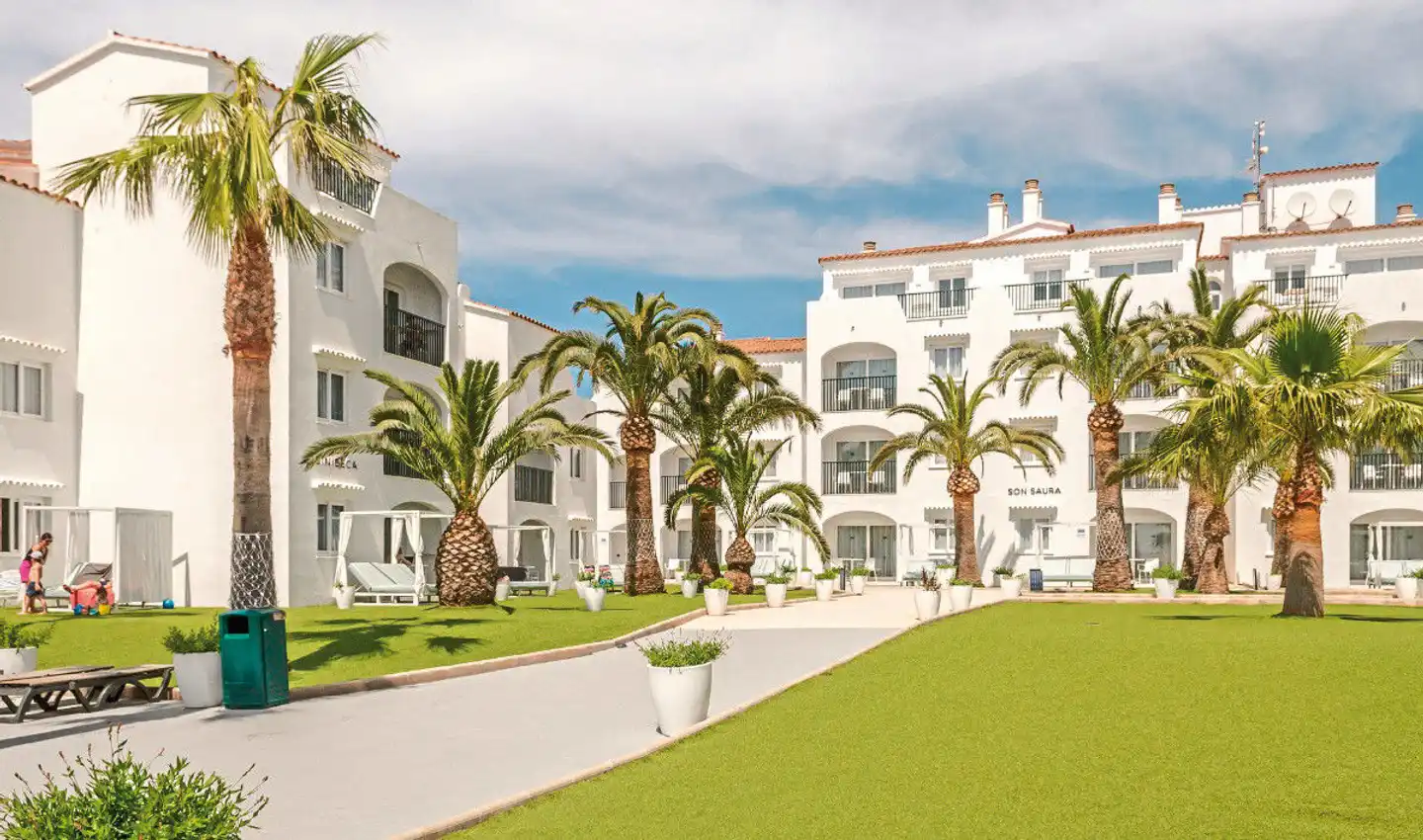 Carema Beach Menorca Aussenansicht