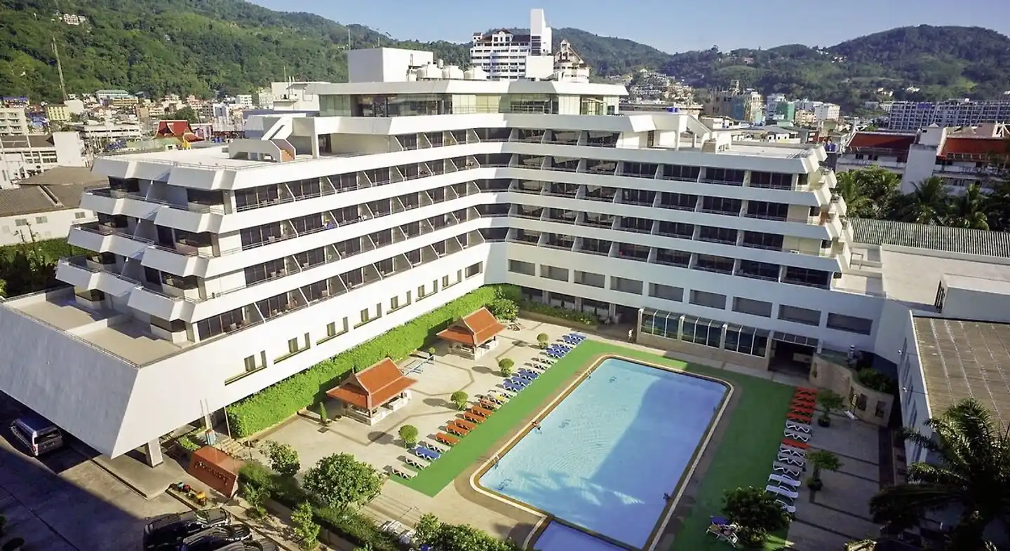 Patong Resort Aussenansicht