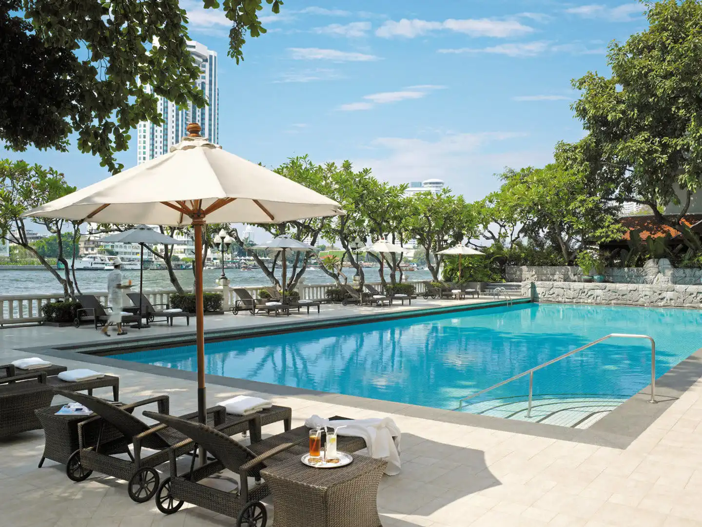 Shangri-La Hotel Bangkok Pool