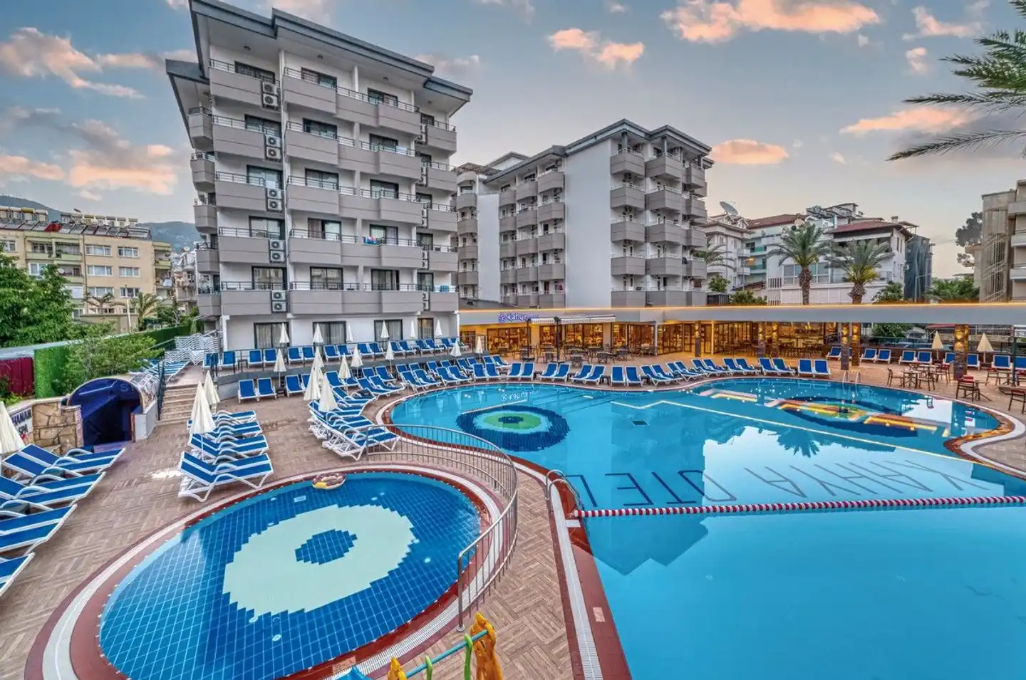 Kahya Hotel Pool