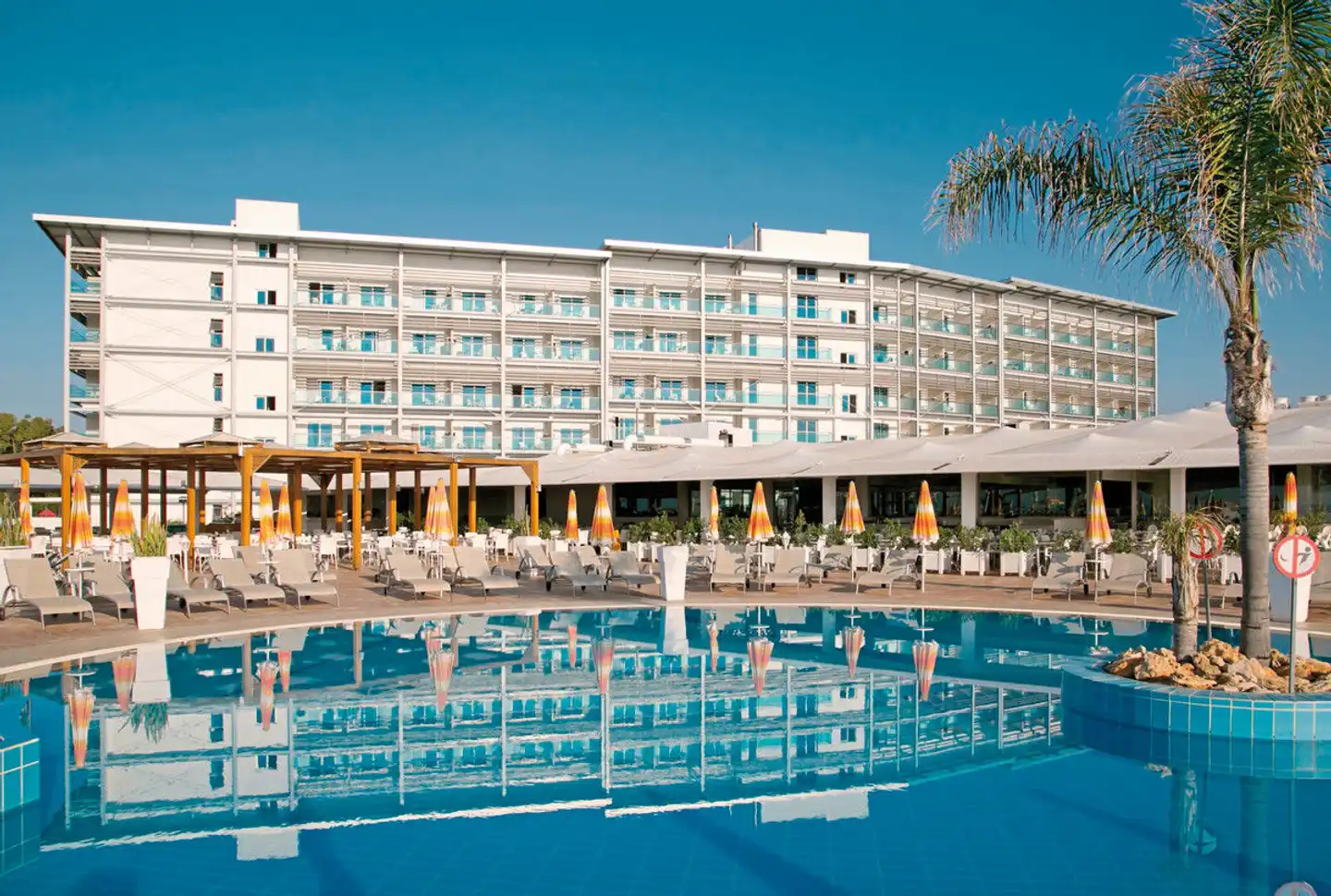 Asterias Beach Pool
