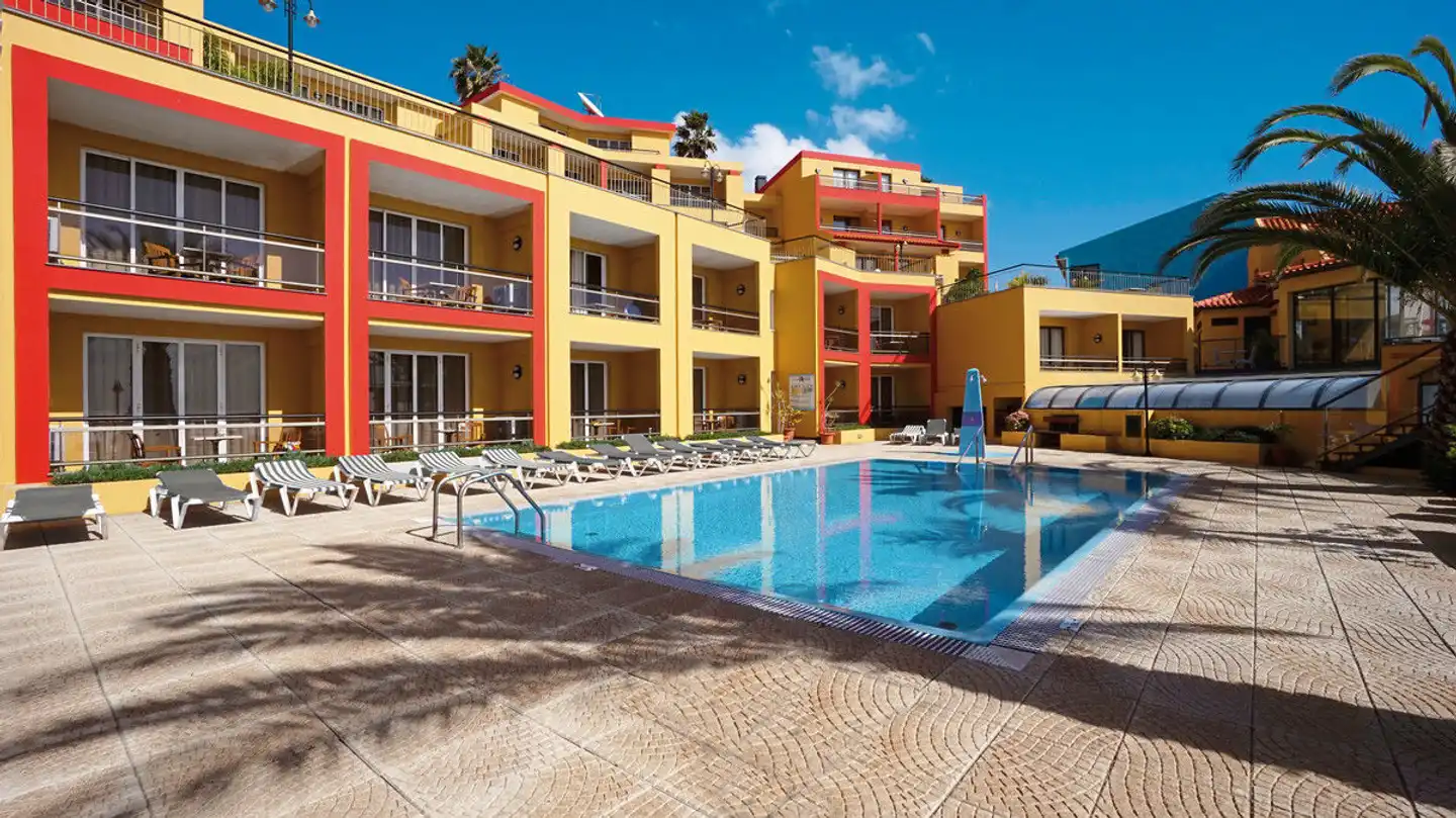 Cais da Oliveira Pool
