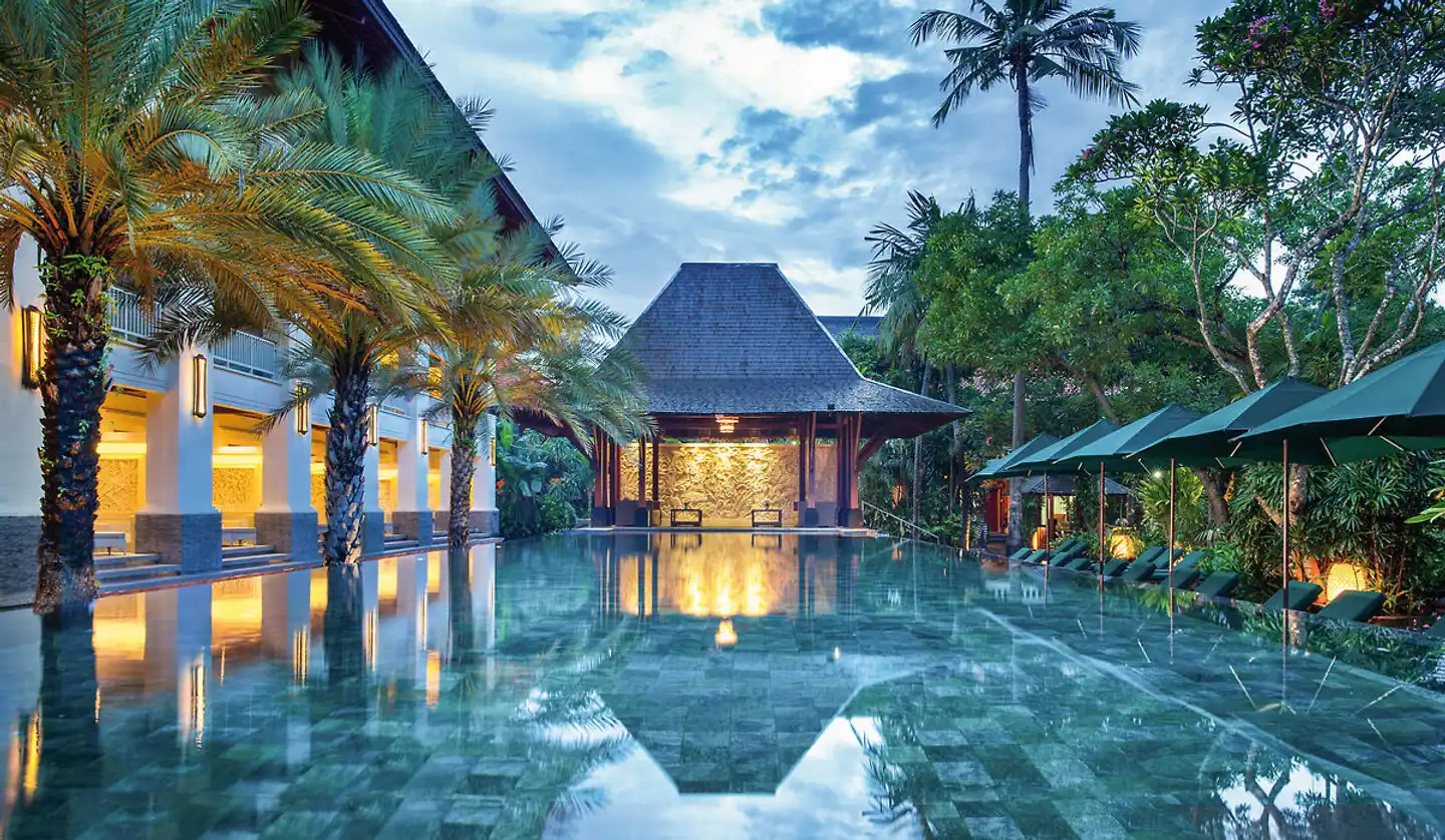 Puri Santrian Pool