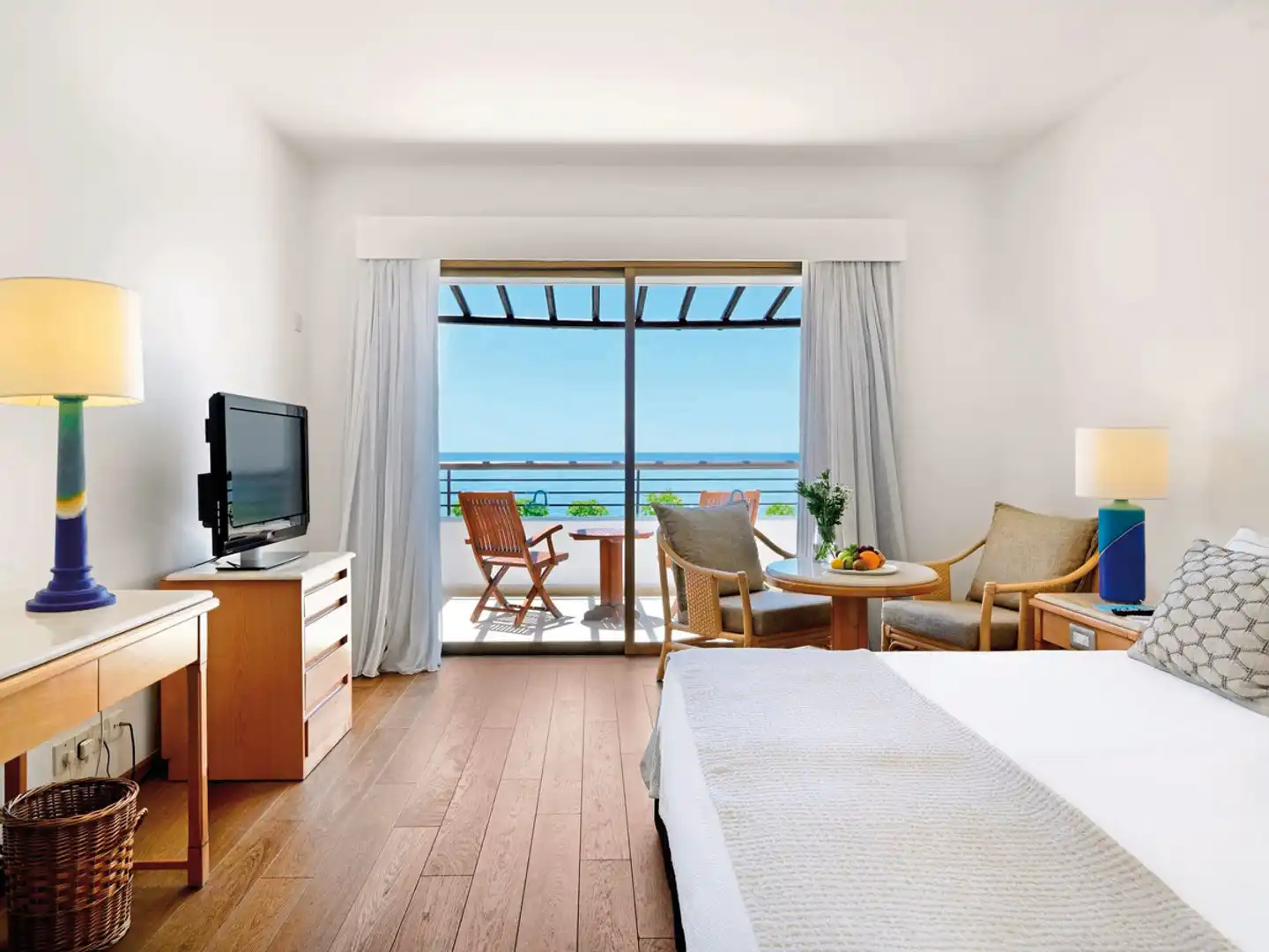 Coral Beach Hotel & Resort Wohnbeispiel