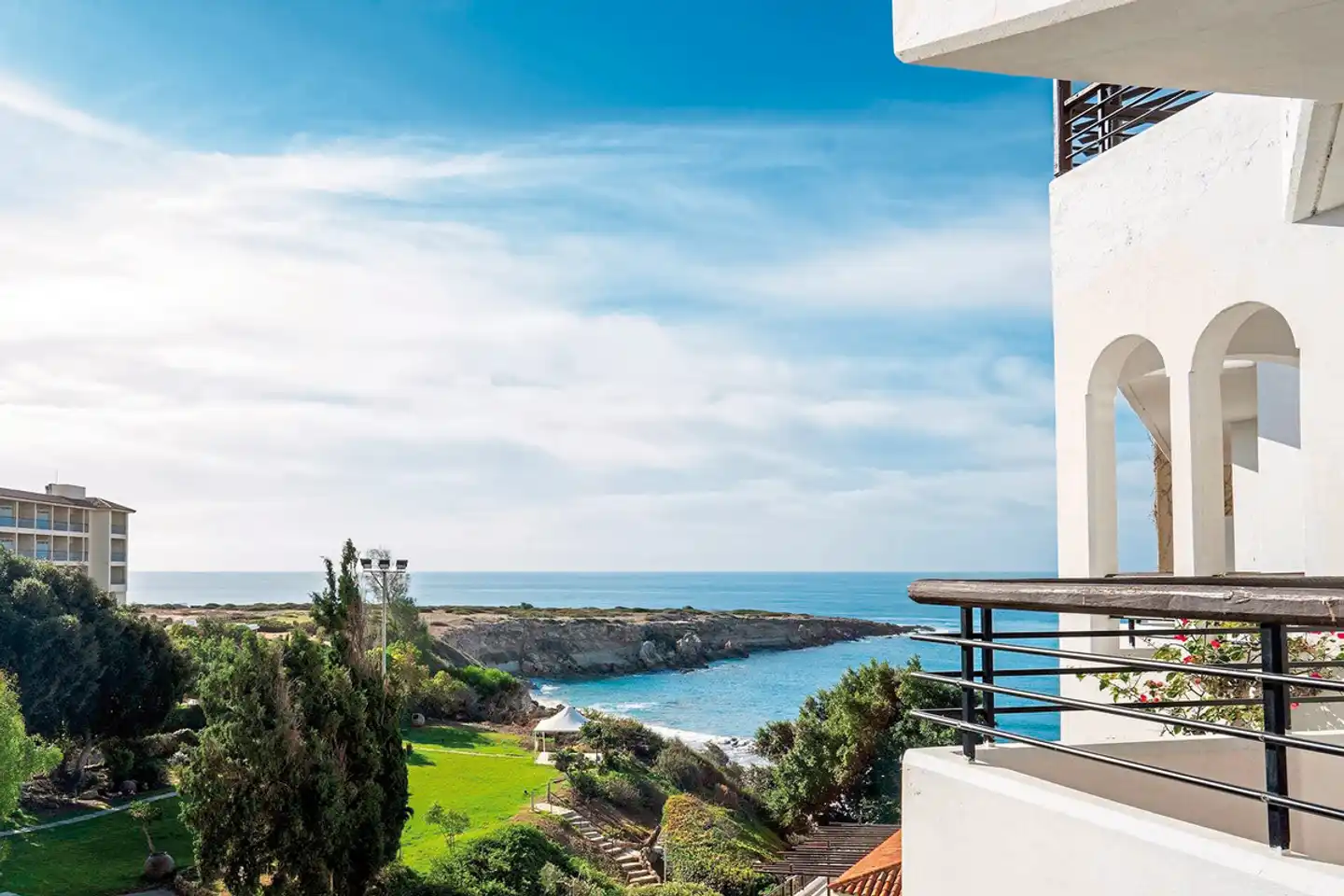 Coral Beach Hotel & Resort Landschaft