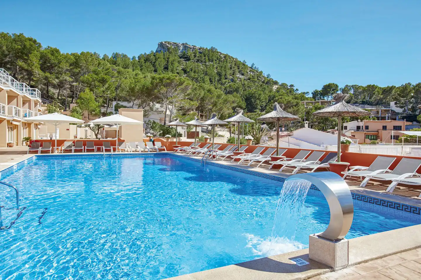 Universal Aparthotel Don Camilo Pool