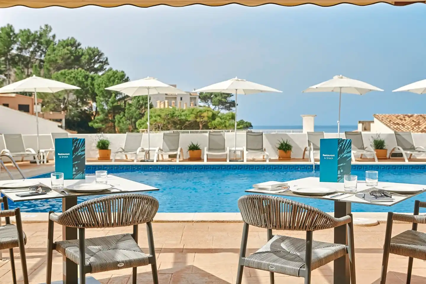 Universal Aparthotel Don Camilo Pool