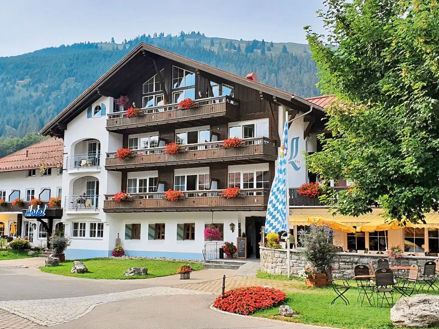Hotel-Alpengasthof "Löwen" Aussenansicht